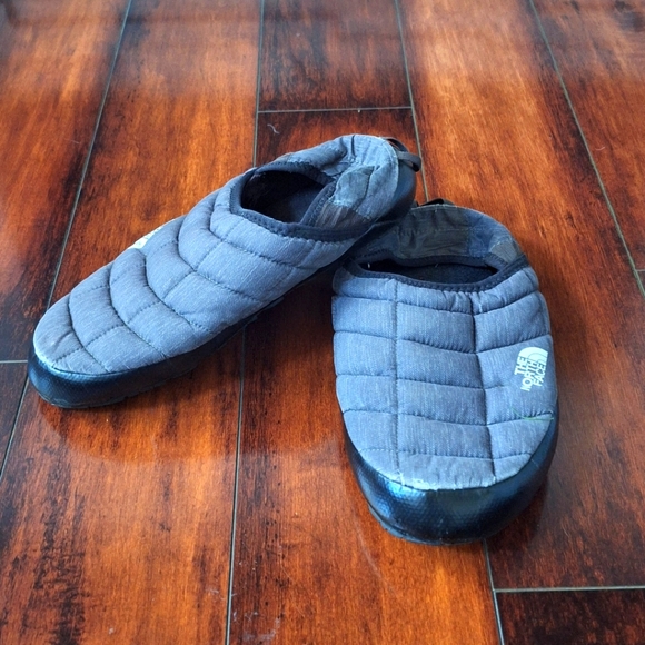 Men's The North Face Gray Thermoball Slippers Size 9 - Picture 1 of 7
